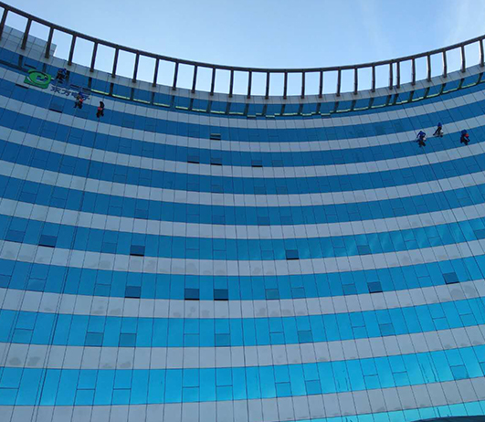 烟台东方电子外墙清洗(图2)