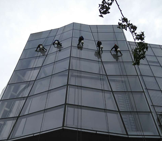 烟台东方电子外墙清洗(图3)